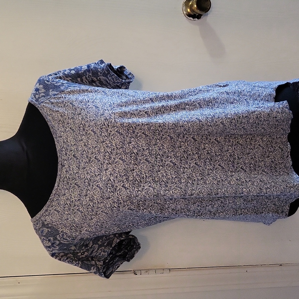 Lucky Brand Size Medium blue shirt sleeve top